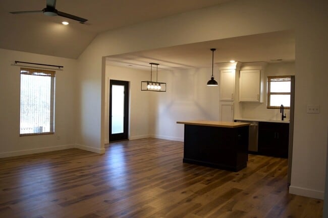 Photo - Modern 3 Bed 2 Bath House in Willow Falls!