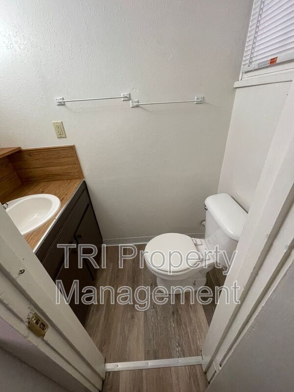 Photo - 1938 8th Ave