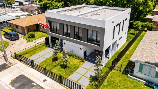 Photo - 921 NW 55th St