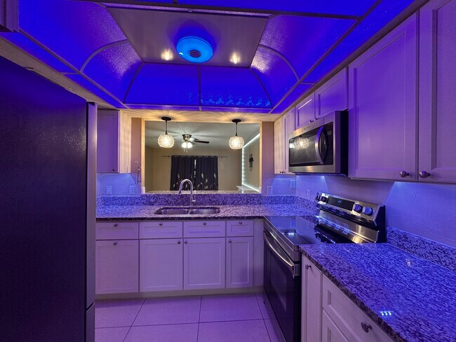 Photo - 4302 Santa Barbara Blvd Unidad 10