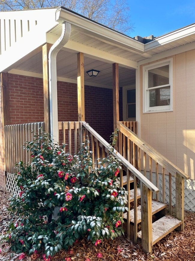 Photo - 1153 Delano St Unit B