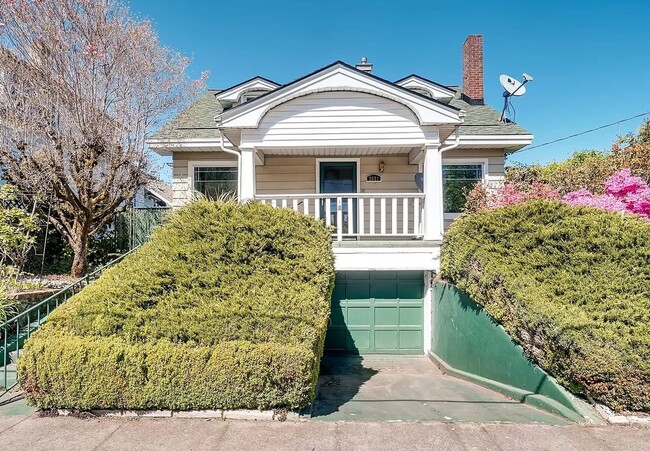 Building Photo - 2031 N Killingsworth St
