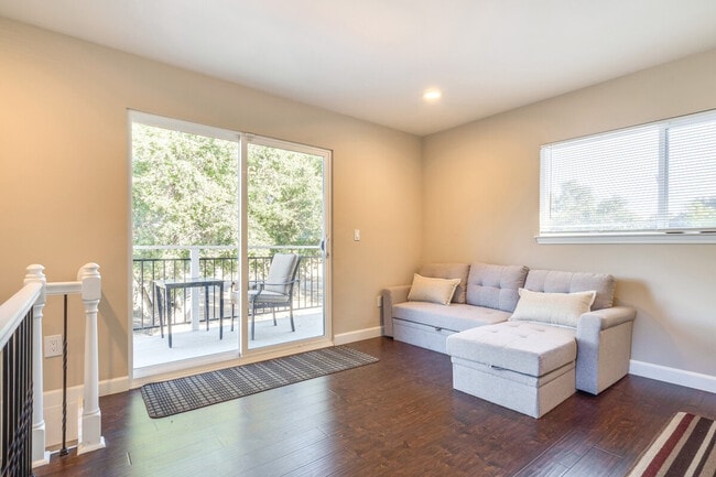 Building Photo - 10000 Monterey Rd Unit ID1307221P