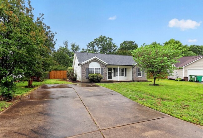Photo - Beautiful ranch-style home near Wesley Chapel