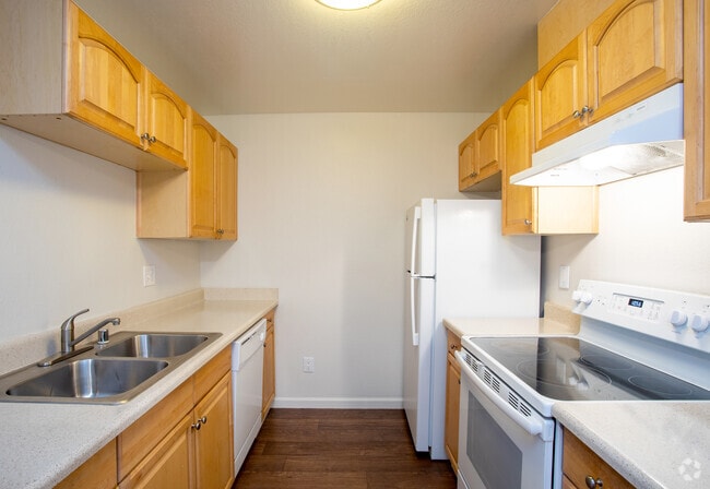 2BR, 1BA - 801SF