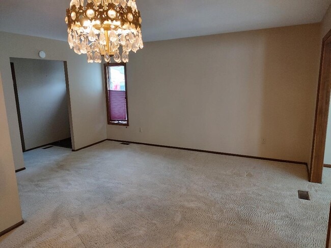 Dining Room - 247 Otterbein Dr Unit 247