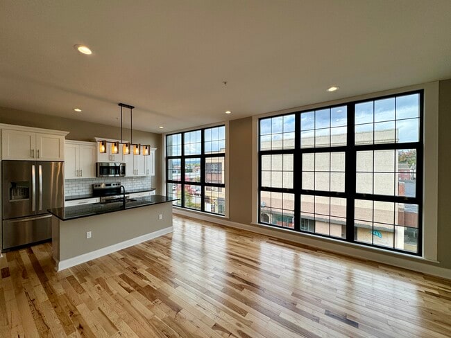 Building Photo - 116 S Main St Unit 211