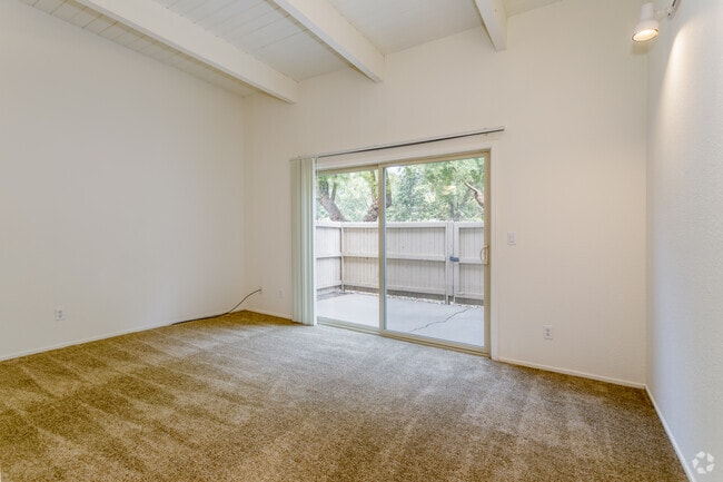 2BR, 1.5BA - 978SF - The Drake and Anderson Court