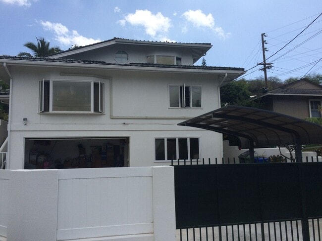 Building Photo - 1 bedroom, 1 bath unit, NO parking - Avail now