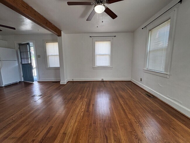 Photo - 950 Morgan Ave SE