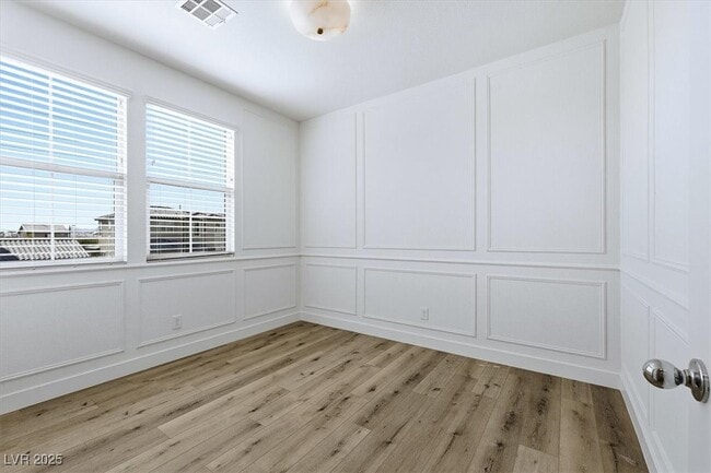 Photo - 10260 Western Pine Ave