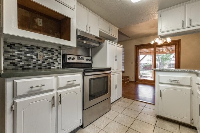 Photo - 1251 Kingston Rd