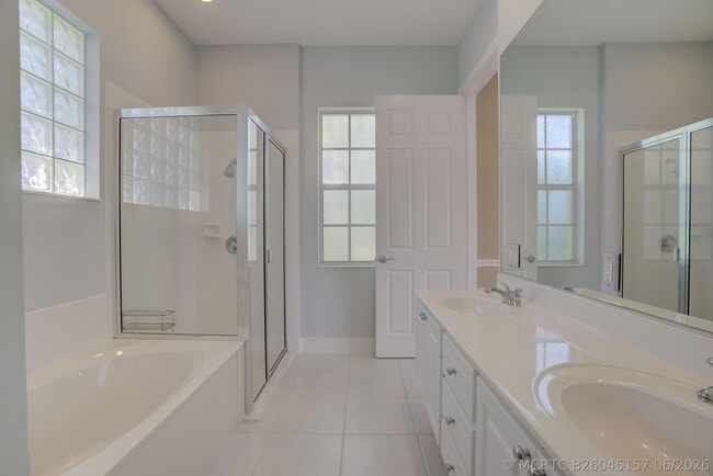 Photo - 256 San Remo Dr