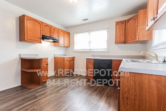 Photo - 1734 S New York Ave