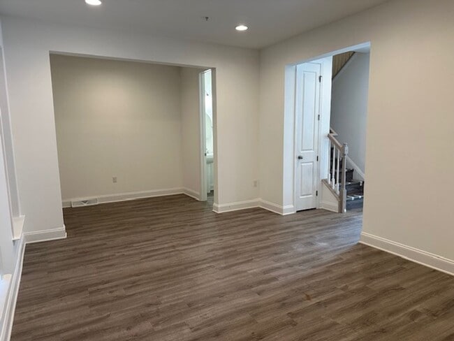 Photo - 205 Hoke Farm Way