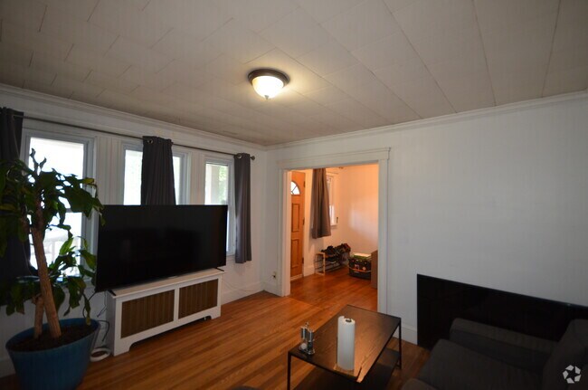 Building Photo - 222 N Harvard St Unit 1 Rental