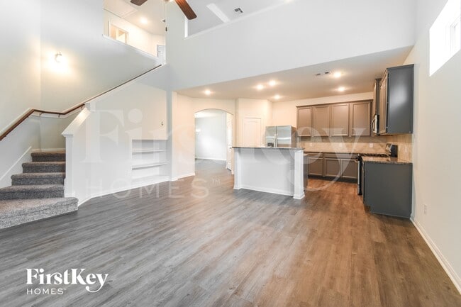 Photo - 321 Lk Wy Cir