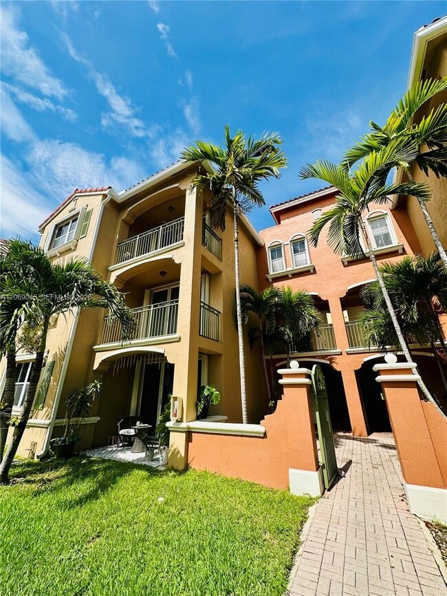 Building Photo - 6560 NW 114th Ave Unit 523