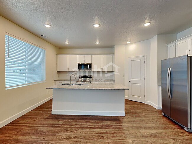 Photo - 301 N Gibbons Ln