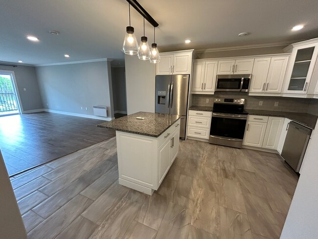 Photo - 208-208 Shakespeare Dr