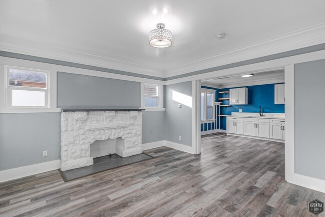 Building Photo - 641 W. 43rdt St.-