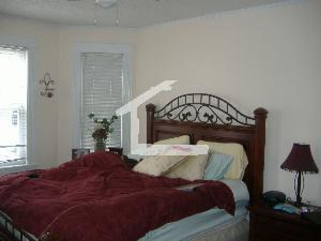 Beautiful 3 Bed with In Unit Laundry avail... - Beautiful 3 Bed with In Unit Laundry avail... Casa