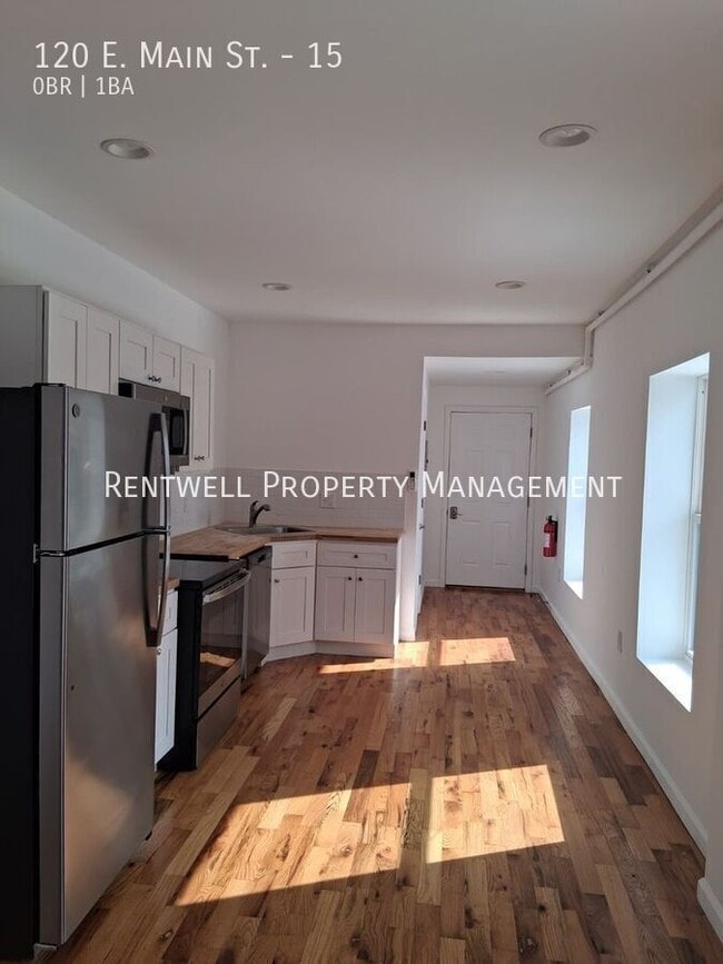 Photo - 120 E Main St