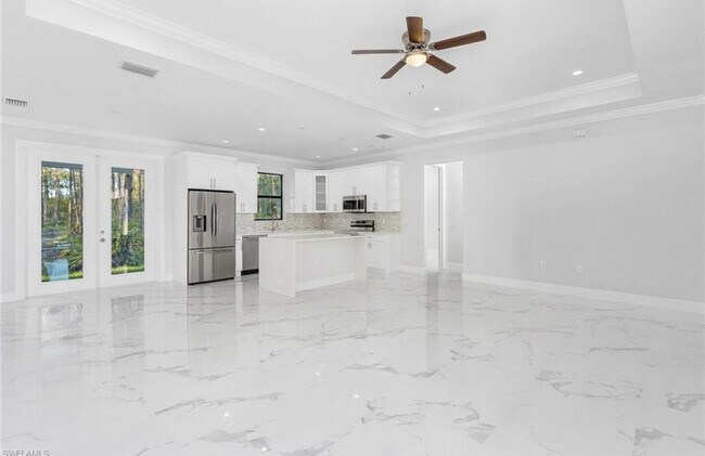 Photo - 808 37th Ave NW