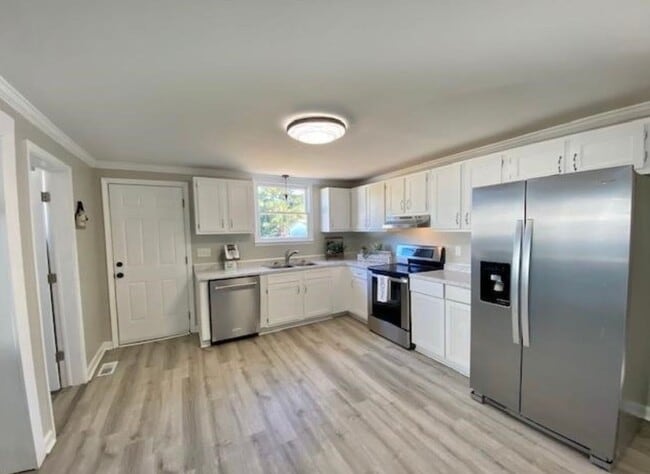 105 N 12th St