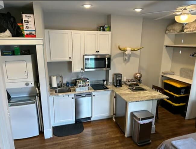 Photo - 101 E Clay St Unit Apt C