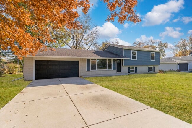 Photo - 2N359 Mildred Ave House