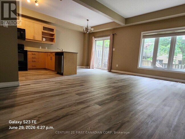Photo - 112 N Centre Rd