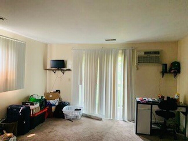 2026 Summit St Unit 1