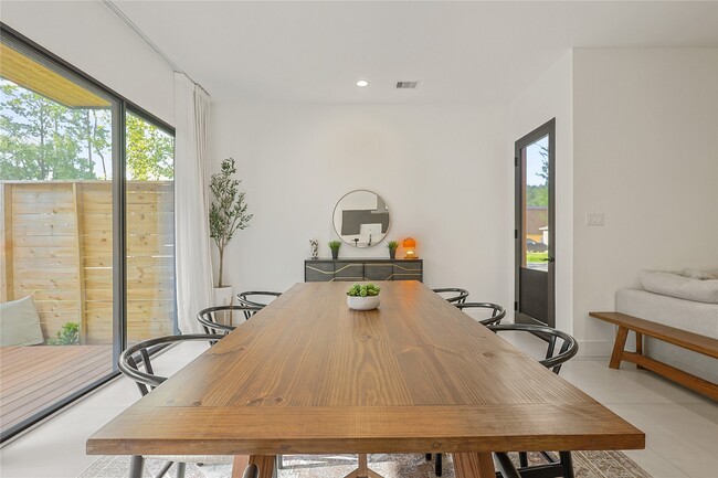 Photo - 1550 Ashway St