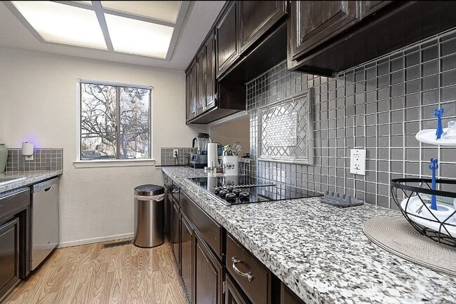 Photo - 501 Rose Ave