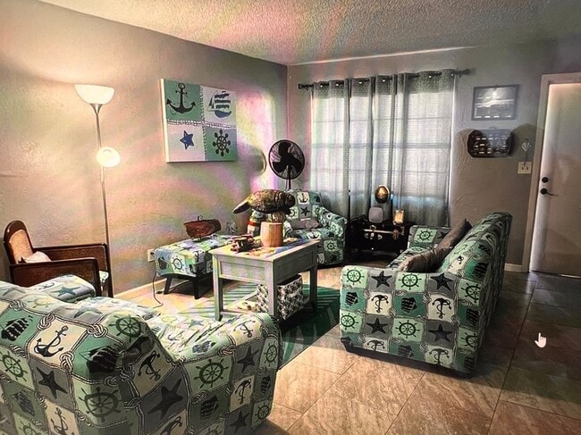 Photo - 400 Auburn Dr