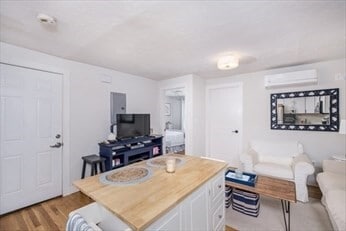 Photo - 84 Emerson St Unit 1