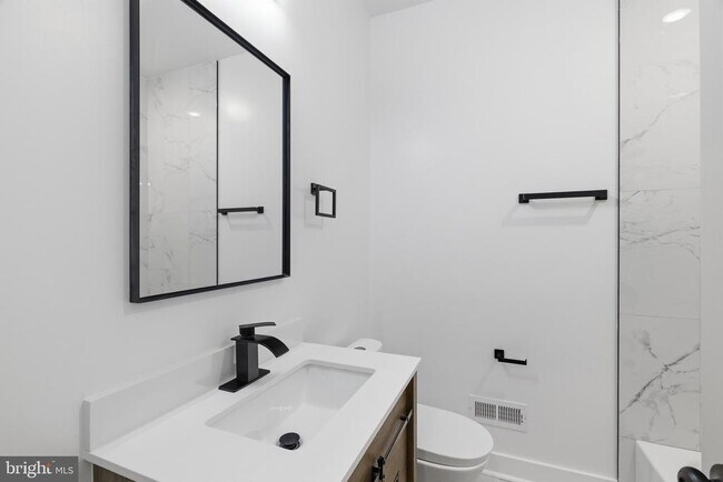 Photo - 617 W Cumberland St Unit 2