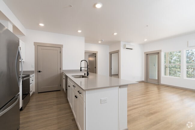 1BR, 1BA - 868SF