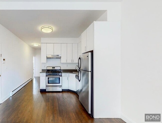 Building Photo - 957 Second Avenue Unit 3rd Flr Rental