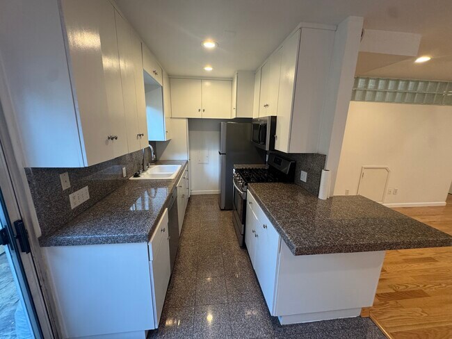 Photo - 2912 11th St Unit 3