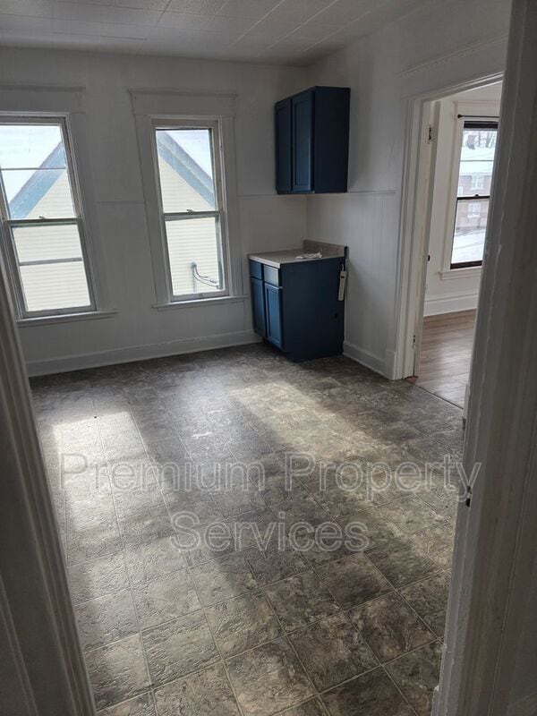 Photo - 402 S Gardiner Ave