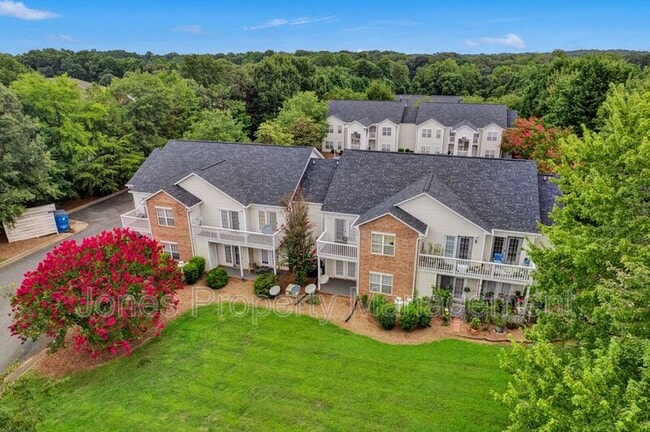 Building Photo - 1526 Union Rd