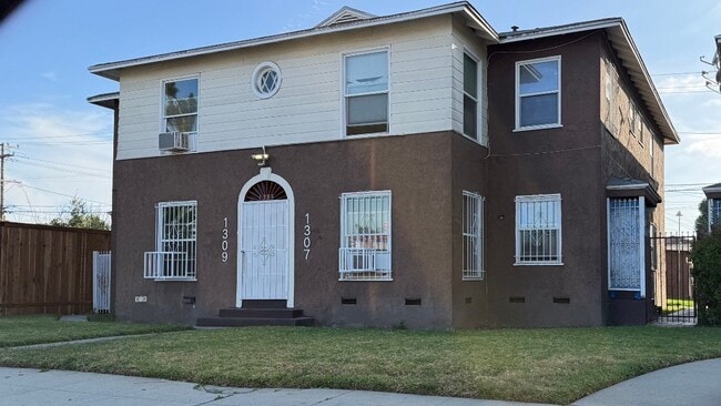 Building Photo - 1307 S Long Beach Blvd