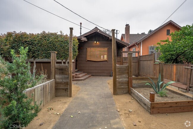 Building Photo - 1243 Yosemite Dr Unit 1243 Rental