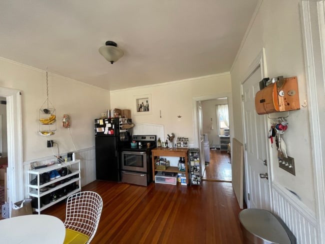 Building Photo - 366 Friendship St Unit 2B Rental