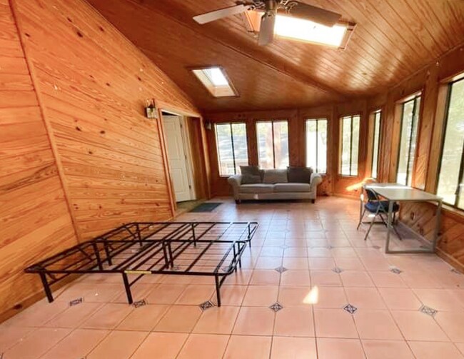 Photo - 1902 Forney Dr NW