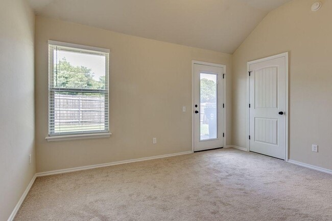 Photo - 804 Stag Trail