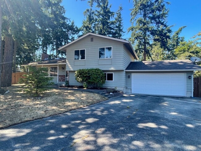 Photo - Spacious 3 Bedroom Home in Cul-de-sac! Pet Friendly!