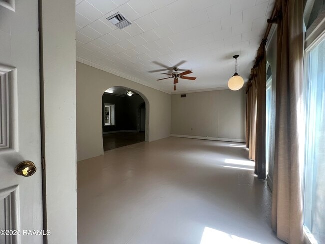 Photo - 301 N Mall St